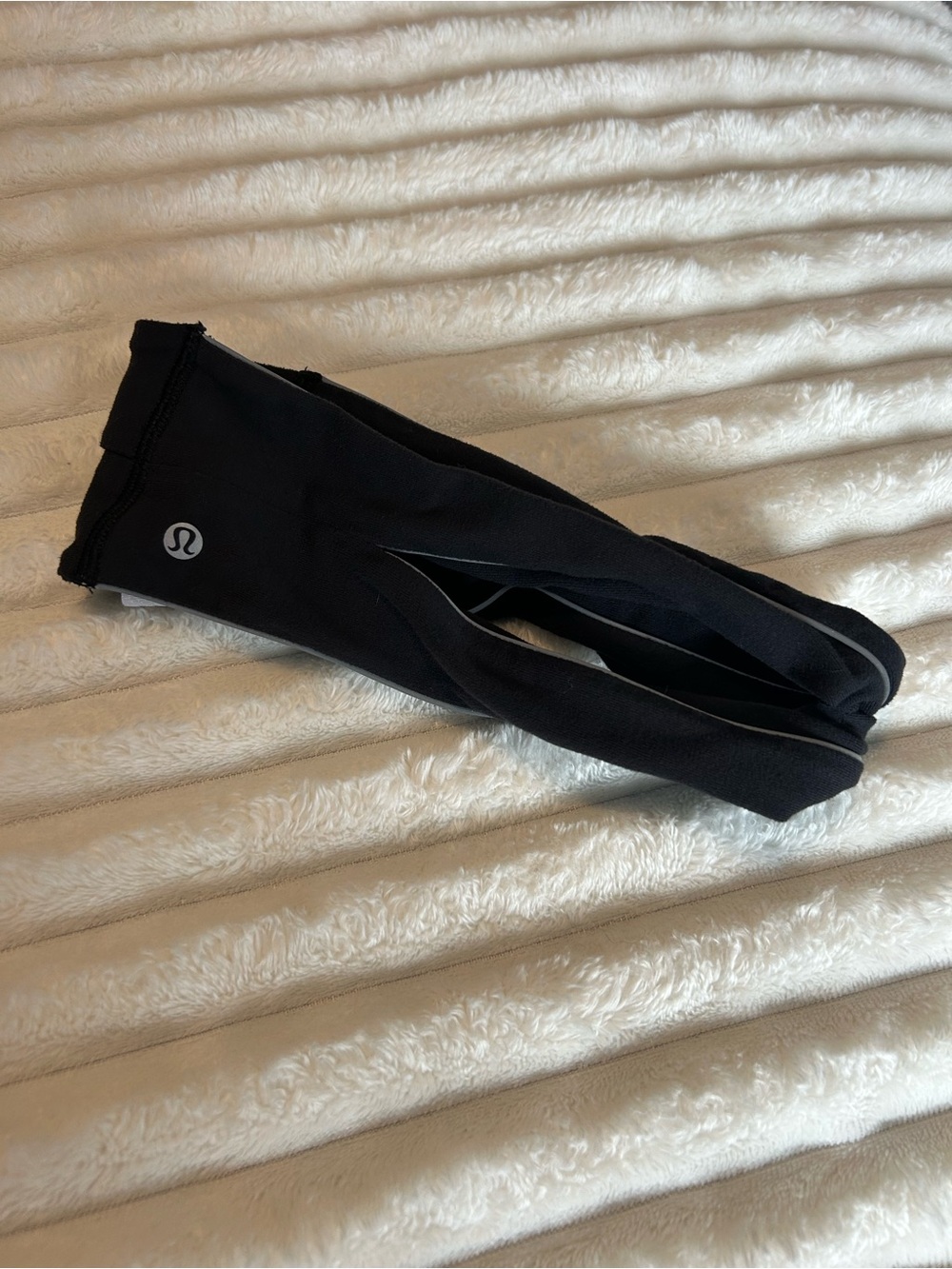 Lululemon cross chill run ear warmer